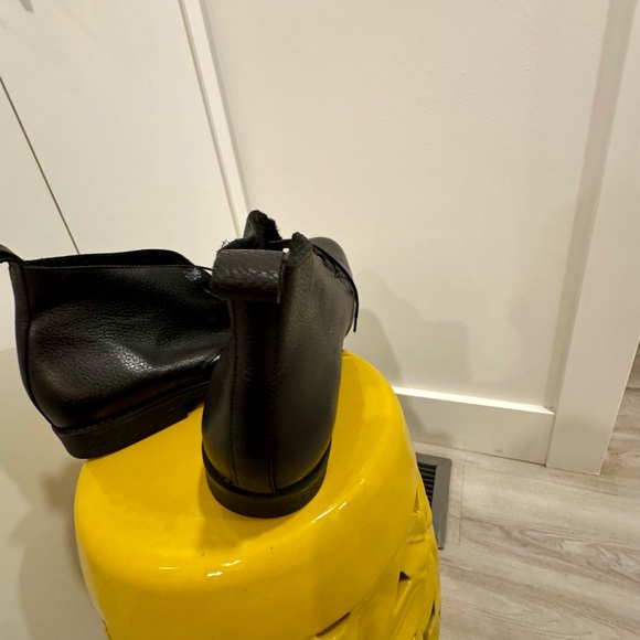 Men’s black  leather ankle bootie lined - Picture 3 of 6